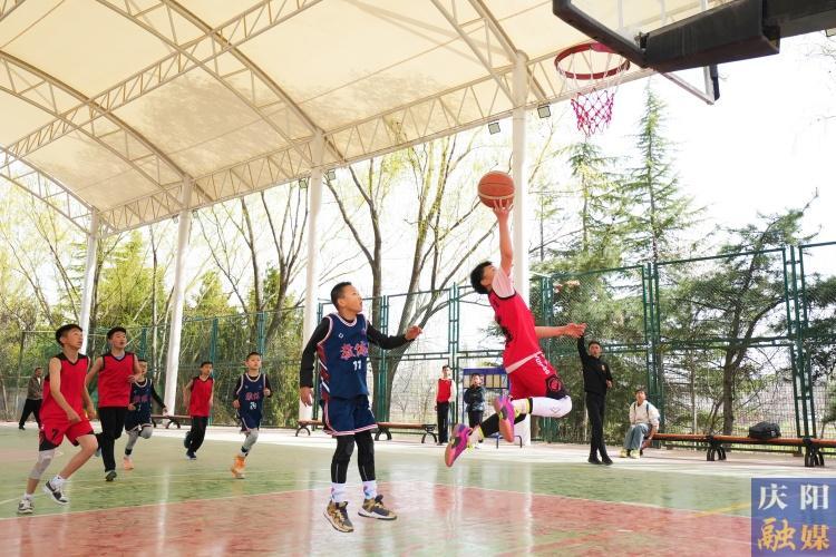 【摄影报道】2025年“奔跑吧·少年”庆阳市青少年五人制篮球比赛暨甘肃省第十六届运动会选拔赛举行