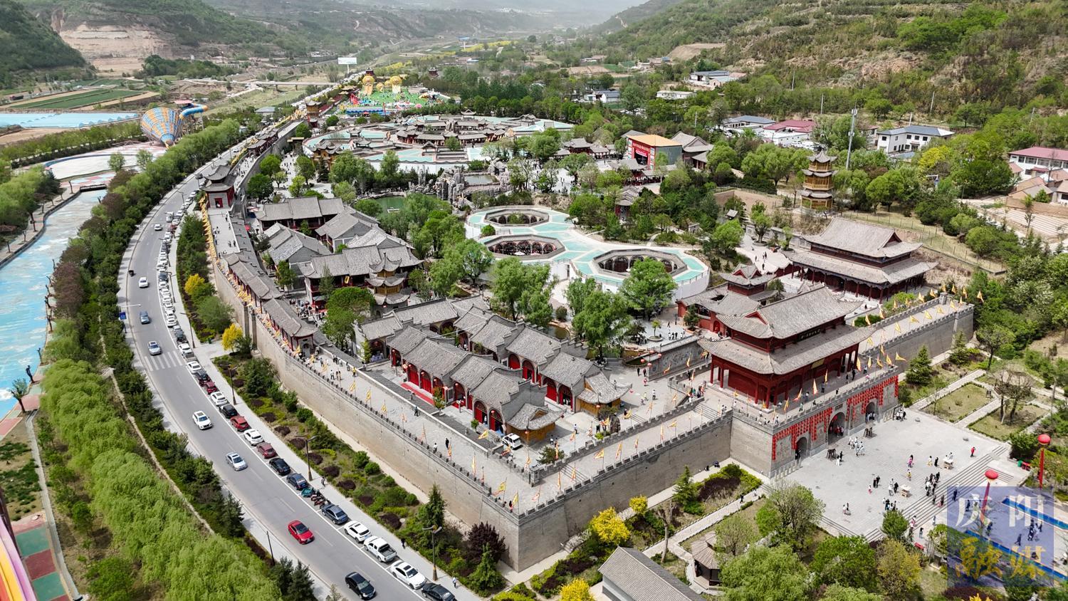 【摄影报道】镇原北石窟驿景区火热迎客：再现丝路古韵 打造文旅新地标