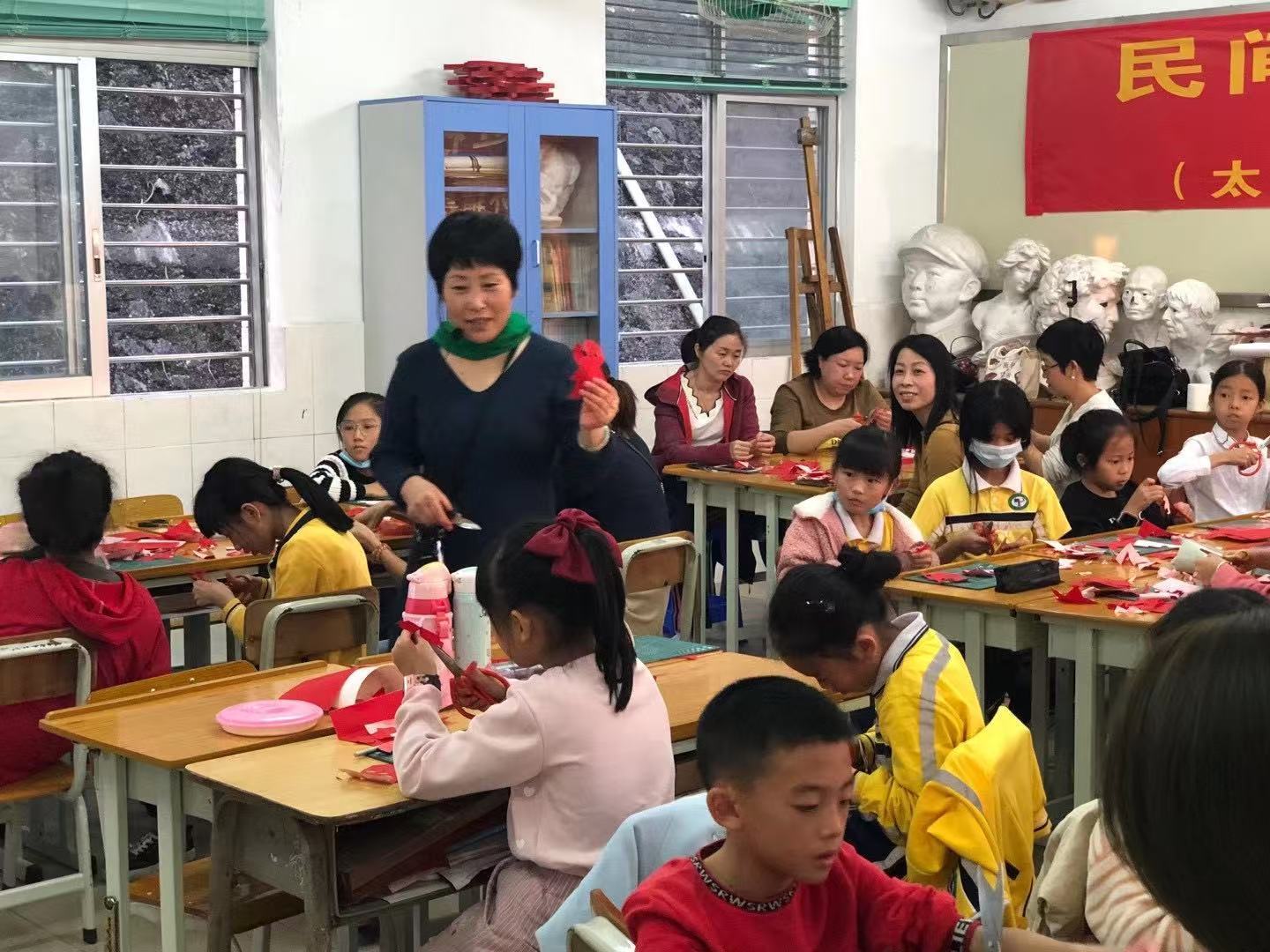 【香约庆阳 包容天下】安惠琳：一刀一剪塑乾坤 千雕万琢续传承