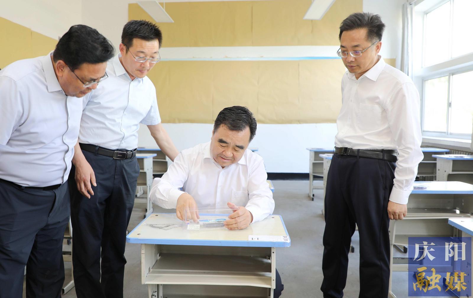 黄泽元在督查2025年高考准备工作时强调 细之又细做好组织保障工作 确保全市高考安全平稳有序