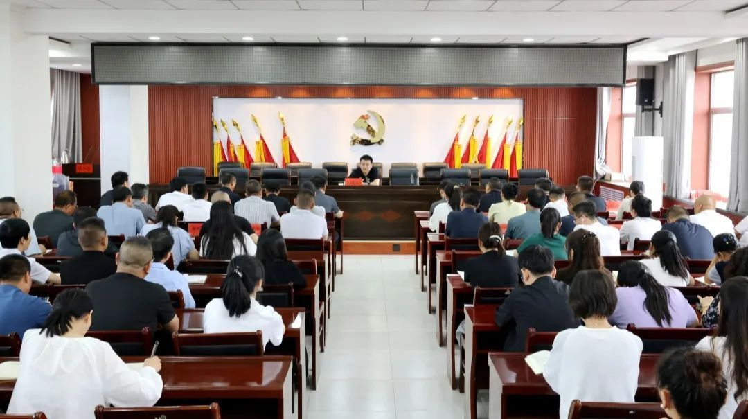 孙文江讲授深入贯彻中央八项规定精神学习教育专题党课