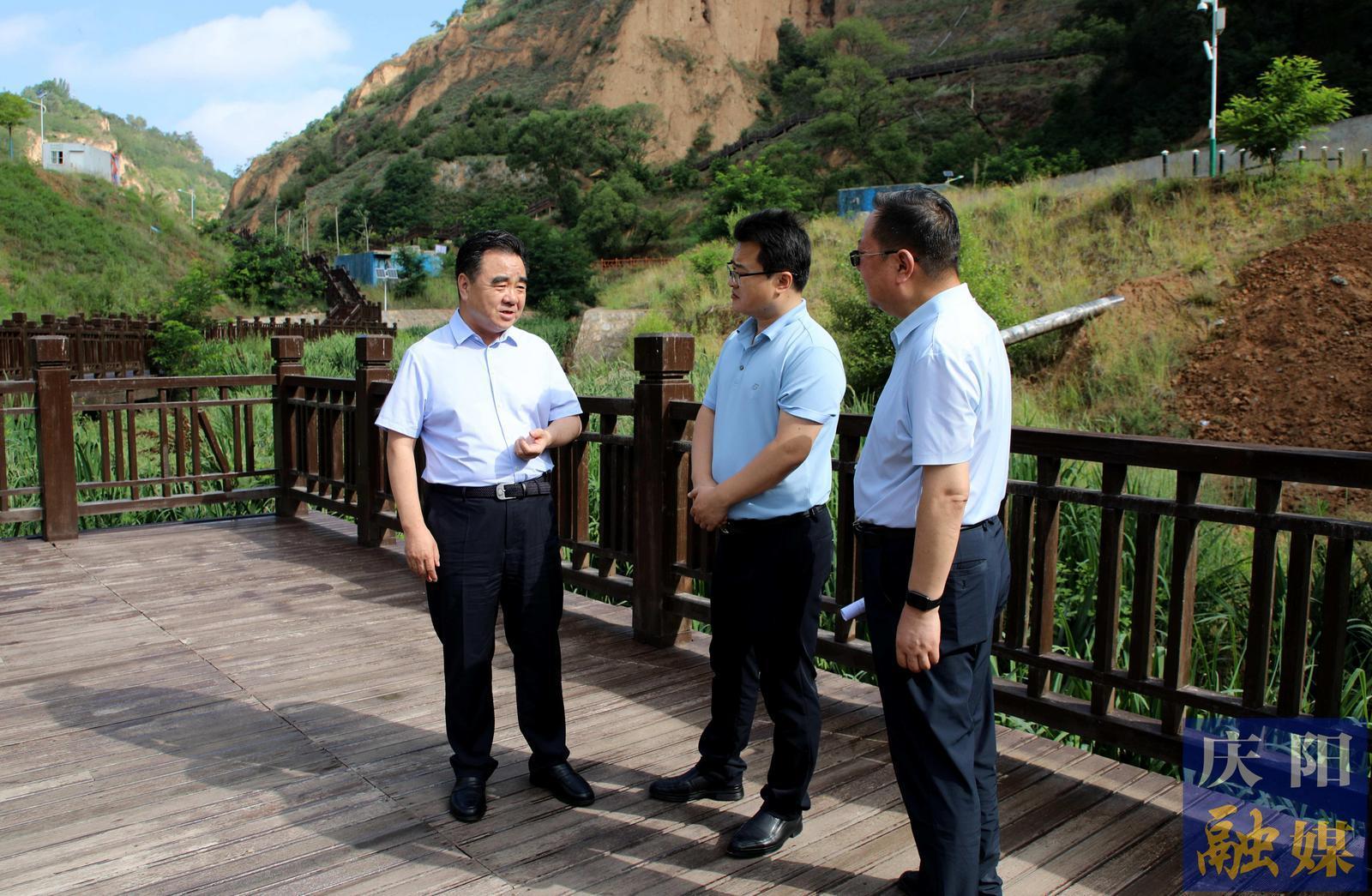 黄泽元在西峰庆城调研防汛减灾工作时强调 全面提升防灾减灾救灾能力水平 切实保障人民群众生命财产安全