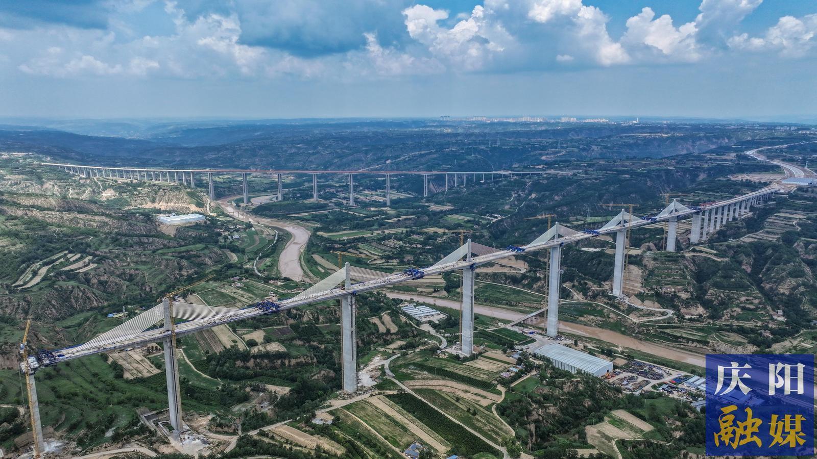 G309线西合公路项目马莲河特大桥建设进入冲刺阶段