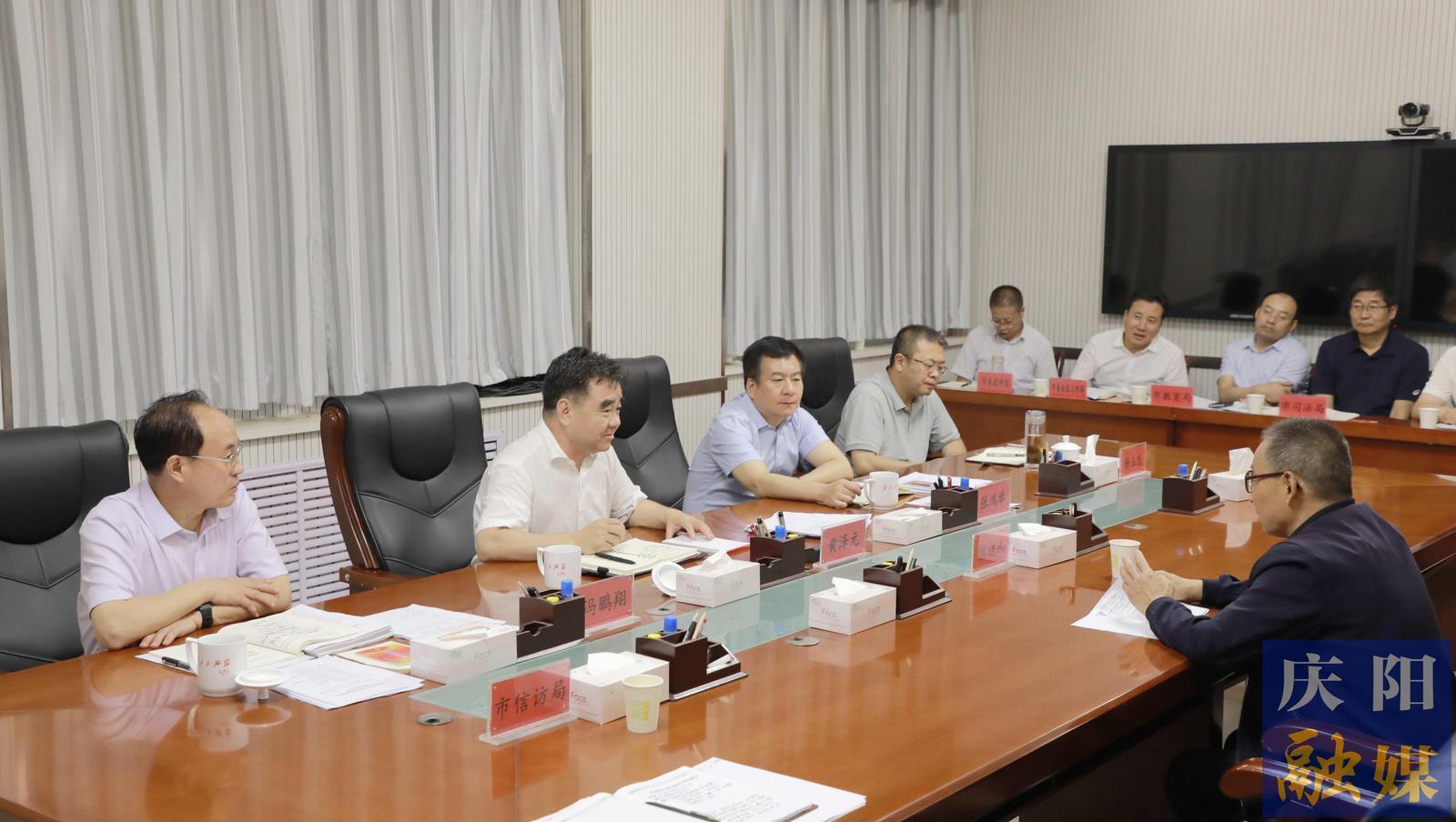 黄泽元在接待来访群众时强调  耐心细致解决群众合理合法诉求  以实际行动回应关切取信于民